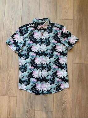 Perry Ellis Men's Small Slim Fit Floral Short Sleeve Button Down Shirt